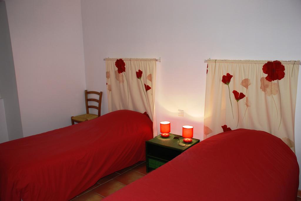 Bed and Breakfast Les Jardins Du Mas Evesque Rousson  Pokój zdjęcie