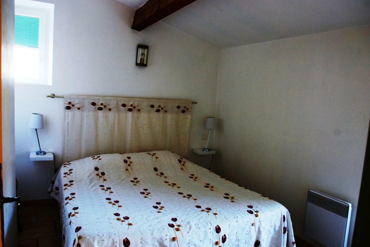 Bed and Breakfast Les Jardins Du Mas Evesque Rousson  Zewnętrze zdjęcie