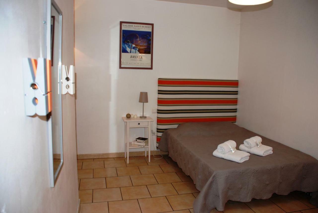 Bed and Breakfast Les Jardins Du Mas Evesque Rousson  Zewnętrze zdjęcie