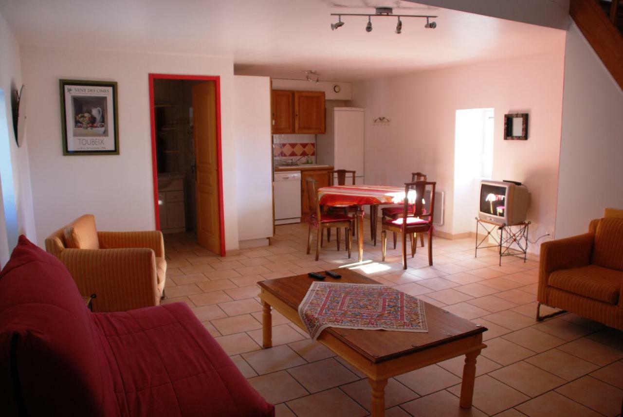 Bed and Breakfast Les Jardins Du Mas Evesque Rousson  Zewnętrze zdjęcie