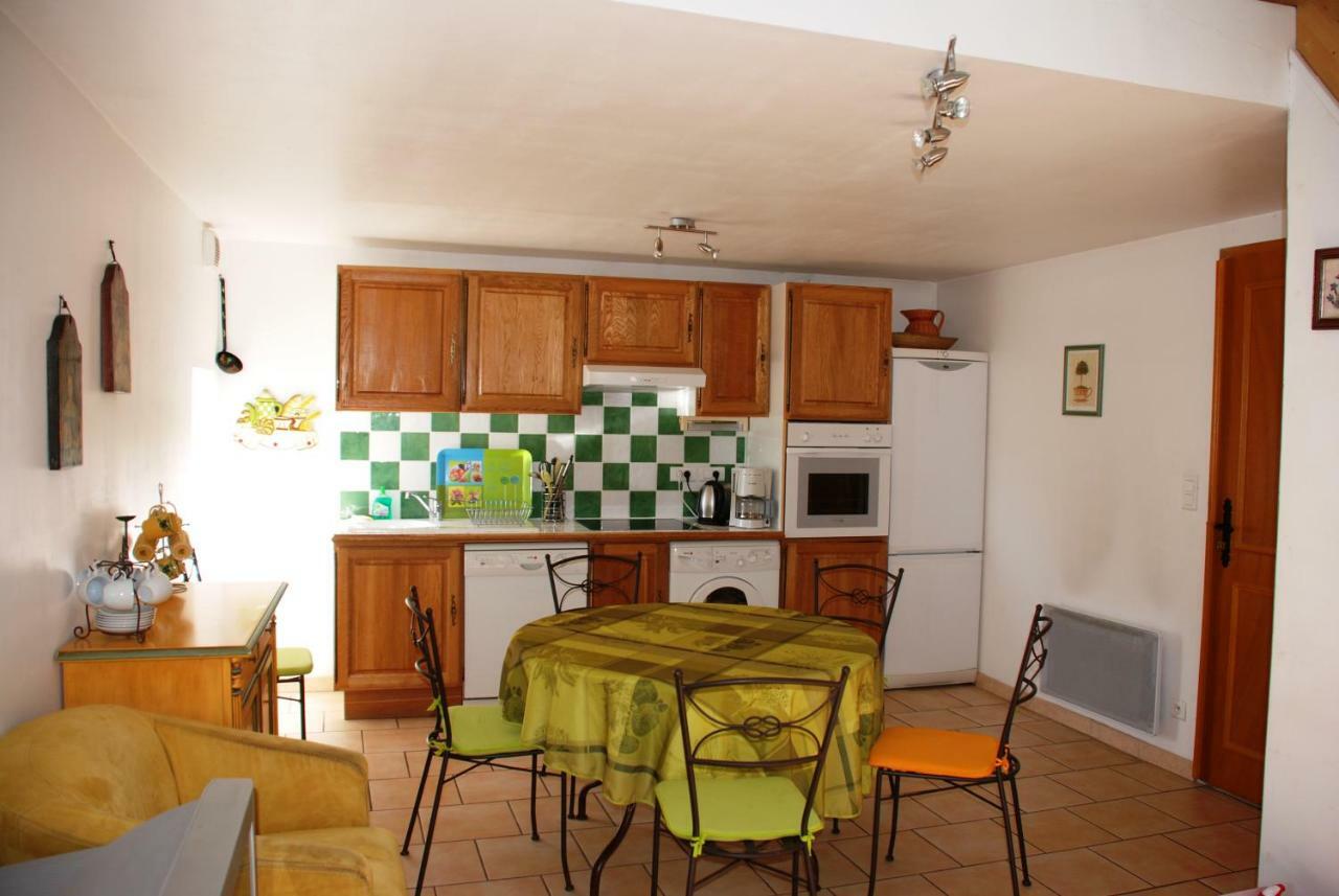Bed and Breakfast Les Jardins Du Mas Evesque Rousson  Zewnętrze zdjęcie