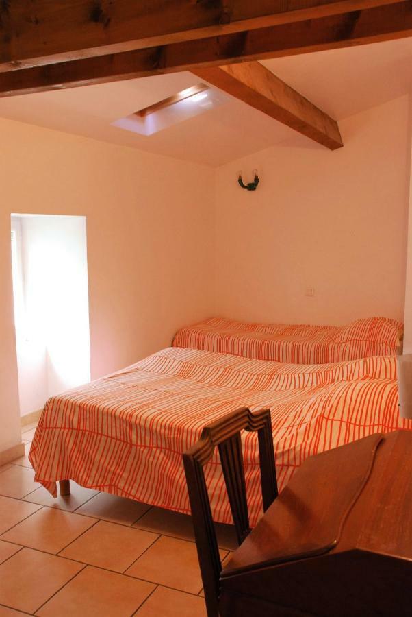 Bed and Breakfast Les Jardins Du Mas Evesque Rousson  Zewnętrze zdjęcie