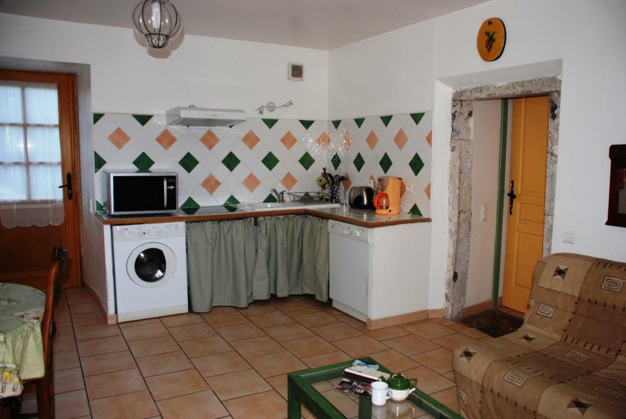 Bed and Breakfast Les Jardins Du Mas Evesque Rousson  Zewnętrze zdjęcie